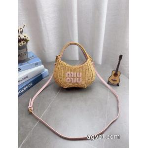 ブランド コピー 着払いバッグお買得セール清潔感で洗練されMIUMIU