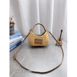 ブランド コピー 着払いバッグお買得セール清潔感で洗練されMIUMIU