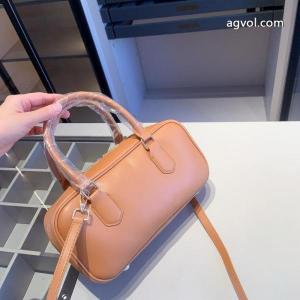 偽 ブランド 販売バッグMIUMIU視線を集めて人気急上昇中