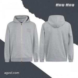 MIMIU胸元に布を貼ったアルファベットのフードコート