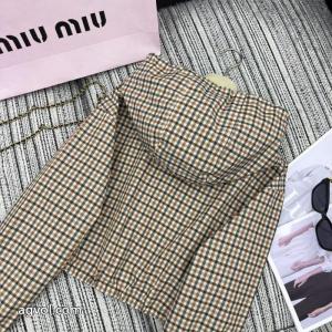 miumiuの新作チェック柄連帽カジュアルコート