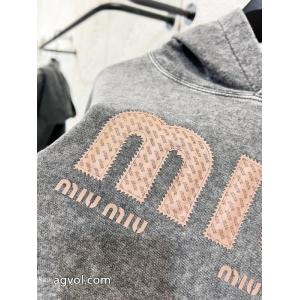 miumiu 2026 ss秋冬新作長袖キャップパーカー