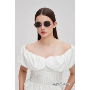 スーパー コピー ブランド完売再入荷  最安値に挑戦高級感溢るメガネMIUMIU