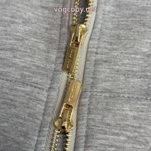 miumiu焼花アルファベットクラシックフードコート
