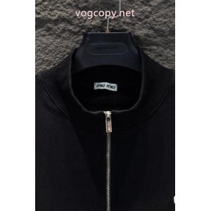 miumiu重工セミファスナーダブルポケットパーカーコート