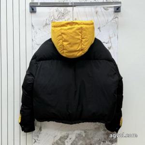 コピー 品 販売激安期間限定セール 透け感優しい 限定的新作入荷MIUMIUダウンジャケット