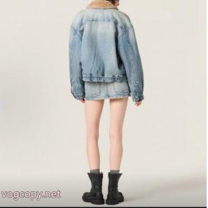 スーパー コピー冬季超人気アイテム ファッションな一品 新作入荷品質保証コートMIUMIU