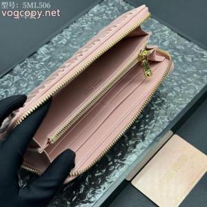 MIUMIUブランド 品 激安 通販速達EMS便 安全発送 最適なサイズ財布