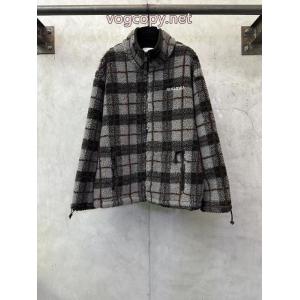 MIUMIUコピー 商品 販売最速2026秋冬トレンドブランド カジュアル派向け 高級感のあるコート