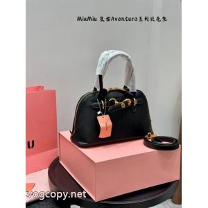 バッグブランド 偽物定番人気のカラー 26秋冬最新モデル TOPセラー賞受賞！MIUMIU