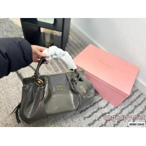 MIUMIU限定激安 2026 モード感の高い 全民望むな新作ブランド コピー 激安バッグ