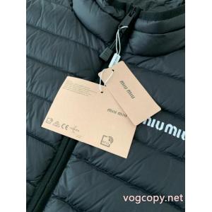 ブランド 通販店軽量で大容量 数量限定再入荷 顧客セール大特価ミュウミュウ    ダウンジャケット.