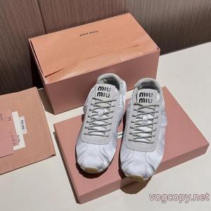     スニーカーカジュアル通販 強い魅力を感じる一枚  最高のエレガントスーパー コピー メンズMIUMIU.