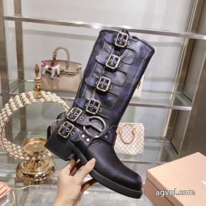 偽 ブランド 購入ミュウミュウ MIUMIUブーツ都会的 秋冬人気品 ファッションスタイル..