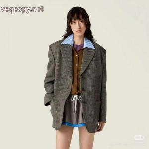 スーパー コピー メンズ国内発/関税込 激安価格！ シンプルなデザインMIUMIUジャケッ..