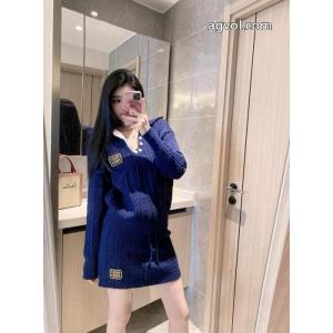  セットコピー ブランド 販売MIUMIU都会的な印象のスタイル おしゃれ度をUPする新着 大人気 完売前に.