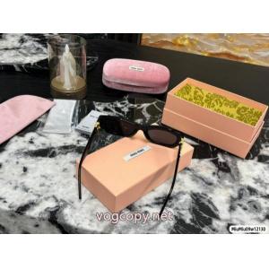 サングラスMIUMIUトレンド商品 毎日更新 国内完売コピー 商品 通販