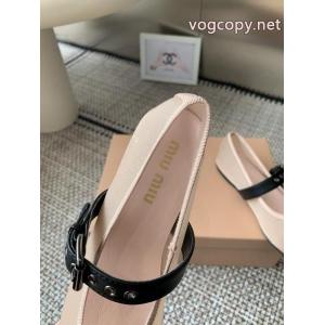 パンプススーパー コピー ブランド 通販ミュウミュウ美しい効果も! 大人の色味 首胸ロゴ  ..