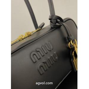 MIUMIUバッグロゴが素敵 絶対に買える! 春季超人気アイテム激安 ブランド..