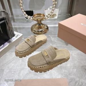 MIUMIUスニーカー品が良い 品質保証 十分な耐久性偽物 通販 サイト.