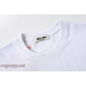高級品 最新話題沸騰中 お洒落に魅せるMIUMIU半袖Tシャツブランド 通販