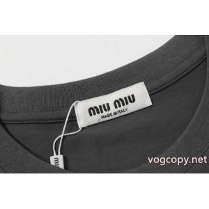 高級ブランド超安特価 好評品 ストリートを感じさせる半袖Tシャツスーパー コピー 品MIUMIU
