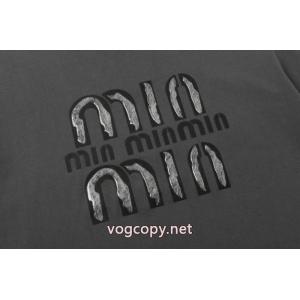 高級ブランド超安特価 好評品 ストリートを感じさせる半袖Tシャツスーパー コピー 品MIUMIU