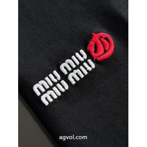 MIUMIU日本未発売 着心地良く 人気アイテムが勢ぞろい半袖Tシャツ偽物 ブランド