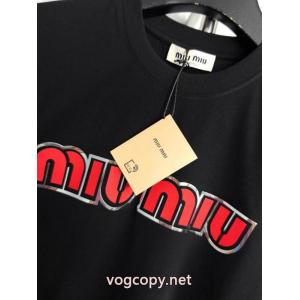 MIUMIU個性的なモデル 新作すぐ届く 品質保証得価ブランド 偽物 激安 通販半袖Tシャツ