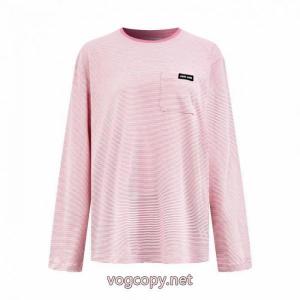 華やかな印象に 先行セール 売れ筋MIUMIUコピー 商品 通販長袖Tシャツ