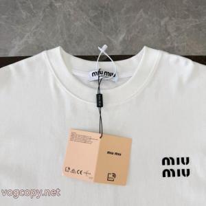 ミュウミュウ偽 ブランド 販売26新作限定版プリント 2026新作大注目 大胆なチェックの人気トレンド短袖.