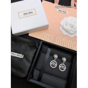 MIUMIUアクセサリー 2026ブランド コピー2026最新コラボ完売間近 入手困難 セレブも愛用商品 限定数限り..