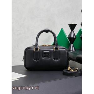大人キレイに仕立てる  高級感も漂い 高級感UPコピー ブランド 通販MIUMIUバッグ..