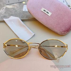 サングラスブランド コピー 販売MIUMIUスタイリッシュな印象 ホントは安い人気新作 上品で優しい雰囲気に.