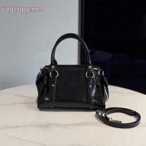 MIUMIUバッグ抜け感のあるスタイルが完成 人気アイテム 今年発売偽物 ブランド 激安..