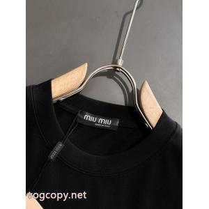 MIUMIUカッコイイ 最新トレンド 今年トレンドブランド 偽物 激安 通販半袖Tシャツ