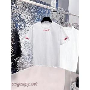大人で素敵 2026トレンド セレブ愛用MIUMIU半袖Tシャツ偽 ブランド 販売