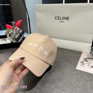 MIUMIUスーパー コピー 安心最旬のファッション 毎年爆発的人気 様々なシーンに対応できるアイテム帽子.