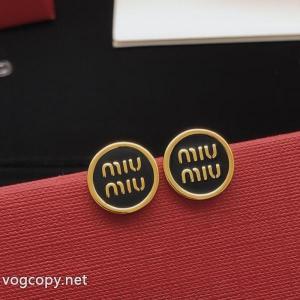 ミュウミュウコピー ブランド 販売アクセサリーファッション通販 雑誌掲載新作 高級感を演出する..