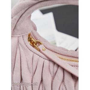 コピー ブランド 優良MIUMIUバッグ人気の定番カラー 限定品 今シーズンのトレンドアイテム 正規品..