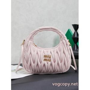 コピー ブランド 優良MIUMIUバッグ人気の定番カラー 限定品 今シーズンのトレンドアイテム 正規品..