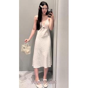 華やかに演出する 新商品特価 注目されているMIUMIUワンピースブランド コピー 販売.