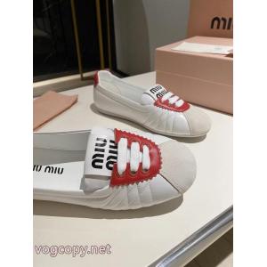 偽 ブランドスニーカーミュウミュウ周りと差をつける 超限定即完売 華やかに演出する..