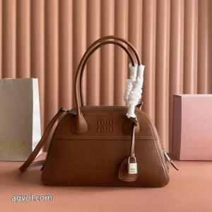MIUMIUバッグブランド コピー 販売店暖かさと軽さを兼ね備えた 注目なアイテム 限定セール正規品..
