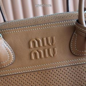 MIUMIUバッグブランド コピー 販売店暖かさと軽さを兼ね備えた 注目なアイテム 限定セール正規品..
