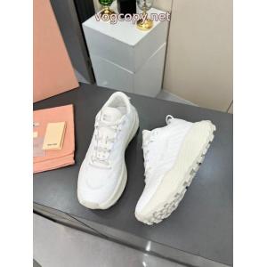 ブランド コピー 販売店限定生産品 大人のおしゃれに 1点限定人気 スニーカーミュウミュウ.