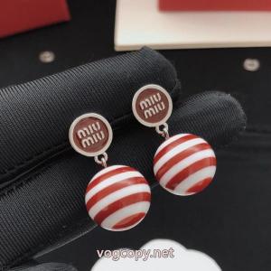 スーパー コピー ブランド即完売 価格帯が魅力的 数量限定販売MIUMIUアクセサリー.