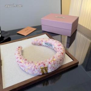 ミュウミュウ赤字価格 希少なアイテム 大人の女性ウォレット雑貨小物コピー 品 販売..