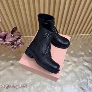 スーパー コピー メンズ限定人気セール 安さが自慢！ 上質で格好いMIUMIUブーツ..