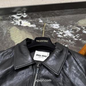 MIUMIUスーパー コピー 販売きちんと感が抜群 2026-26AW☆韓国の人気 これは欲しいジャケット